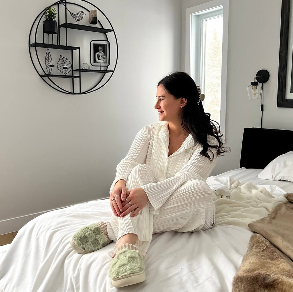 Cozevi Fluffy Slippers