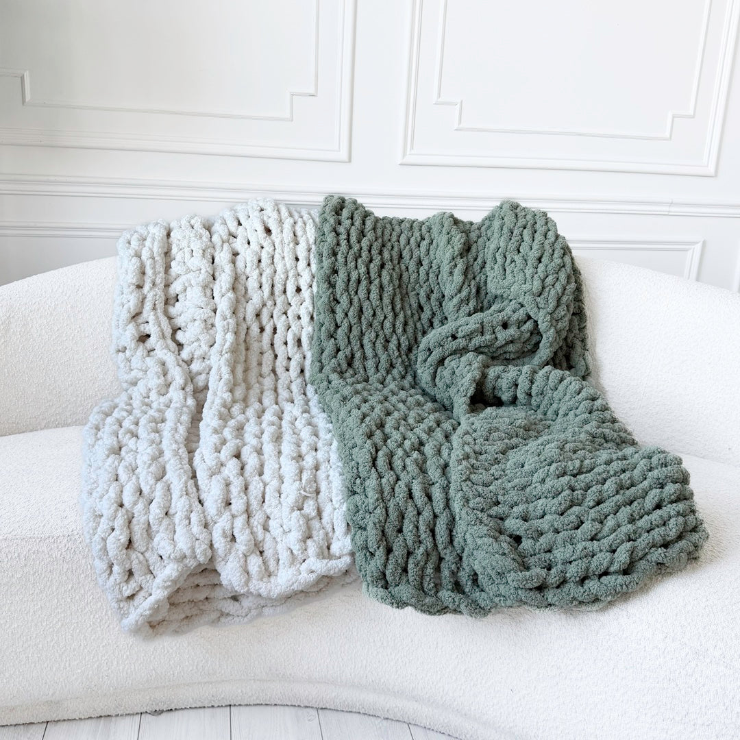 Plush throw blankets for couch styling and home décor